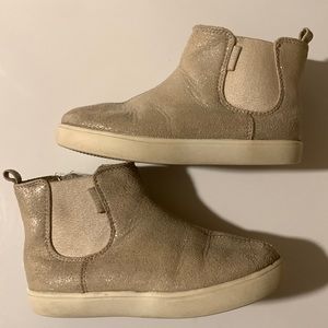 Shimmery ankle boots